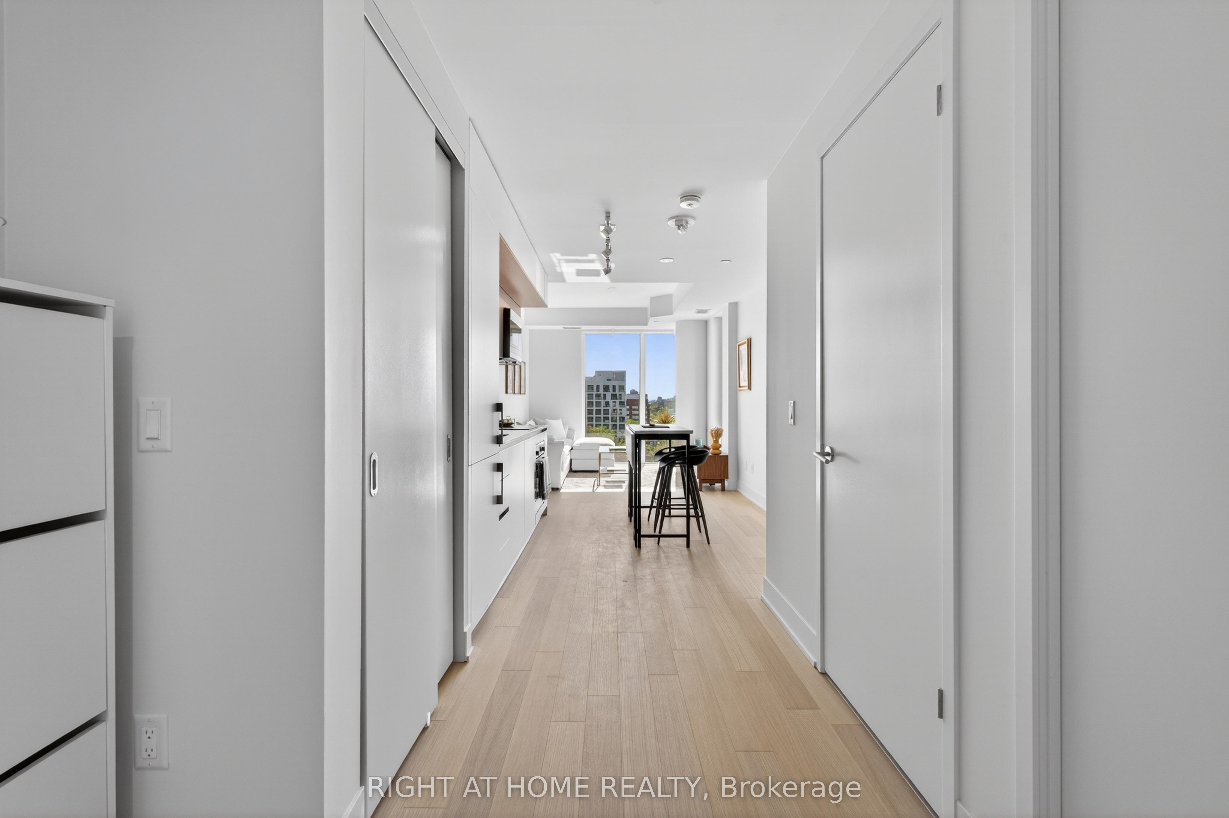 Additional image 3 of 806-322 Dupont Street, Toronto, ON, M5R 0E3