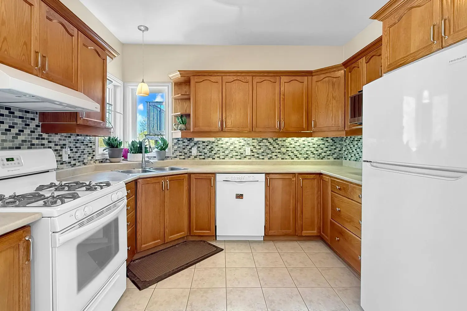 Additional image 11 of 3561 Carver Street