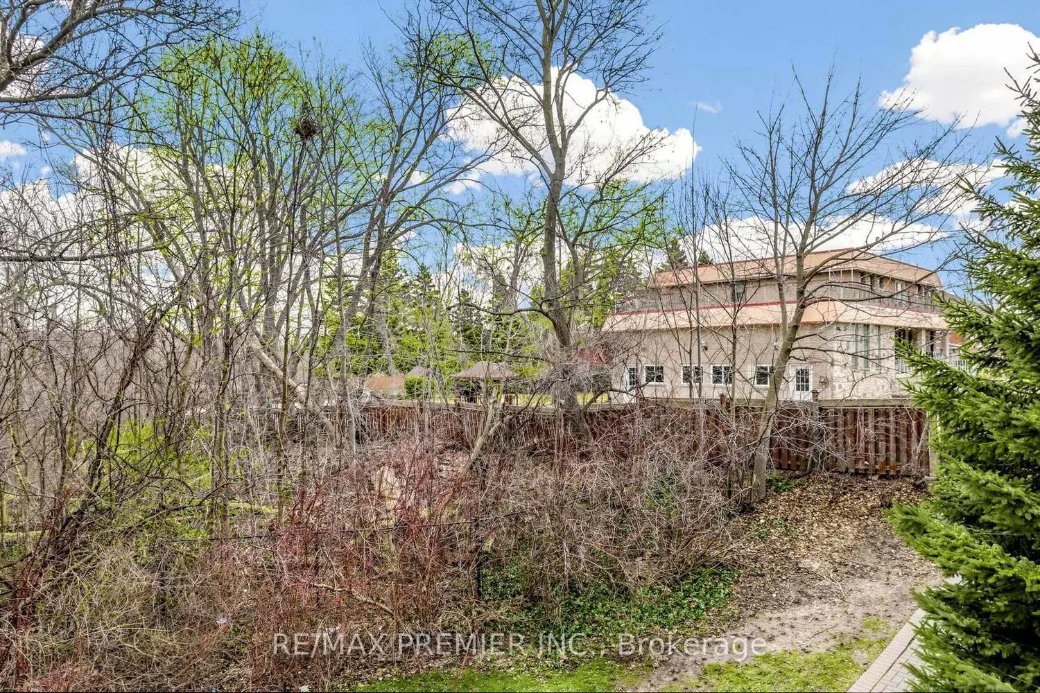 Additional image 9 of 9589 Keele Street 106