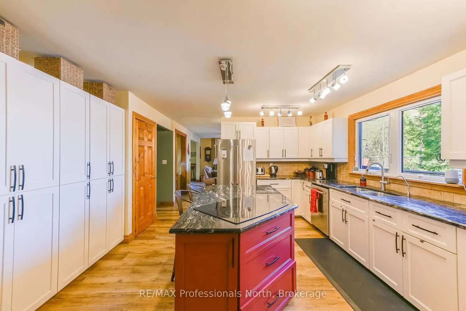 Additional image 9 of 1392 Tennyson Road