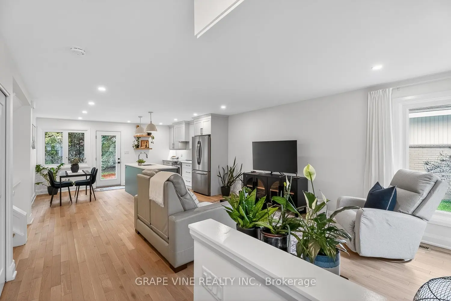 Additional image 7 of 730 Holt Crescent