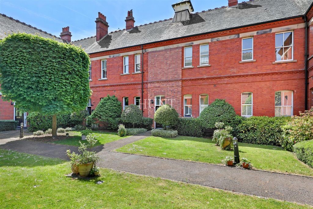 Additional image 21 of 3 bed flat for saleNorthumberland House, Repton Park, Woodford Green IG8