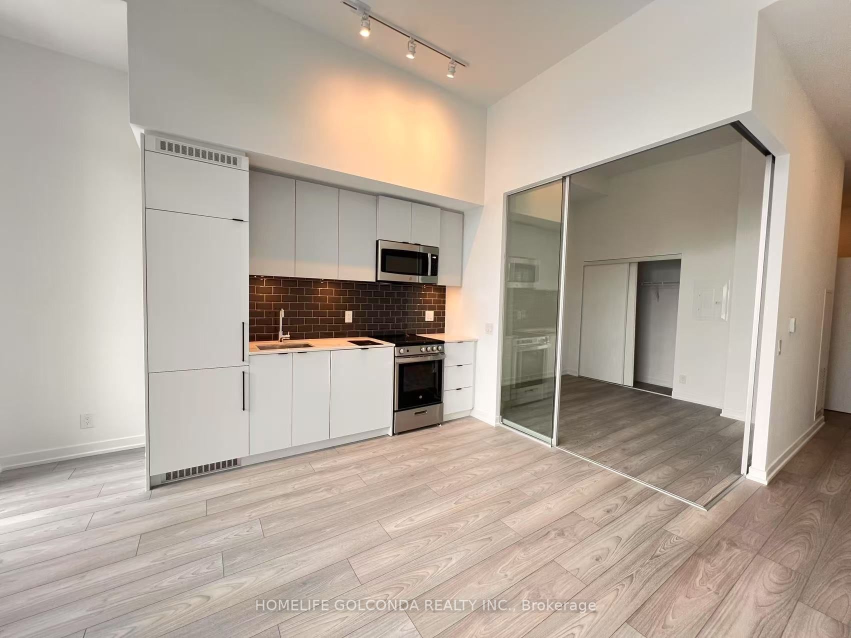 Additional image 4 of 403-1182 King Street, Toronto, ON, M6K 1E6