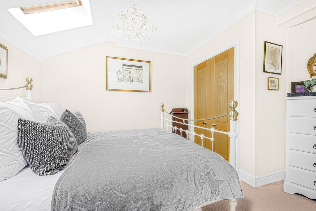 Additional image 8 of 2 bed flat for saleSandford Park Place, Cheltenham GL52