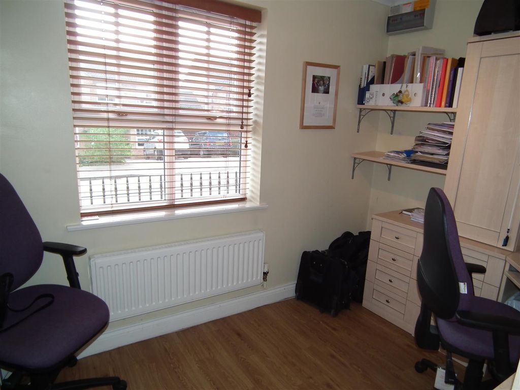 Additional image 6 of 5 bed detached house to rentAbington Vale, Northampton NN3