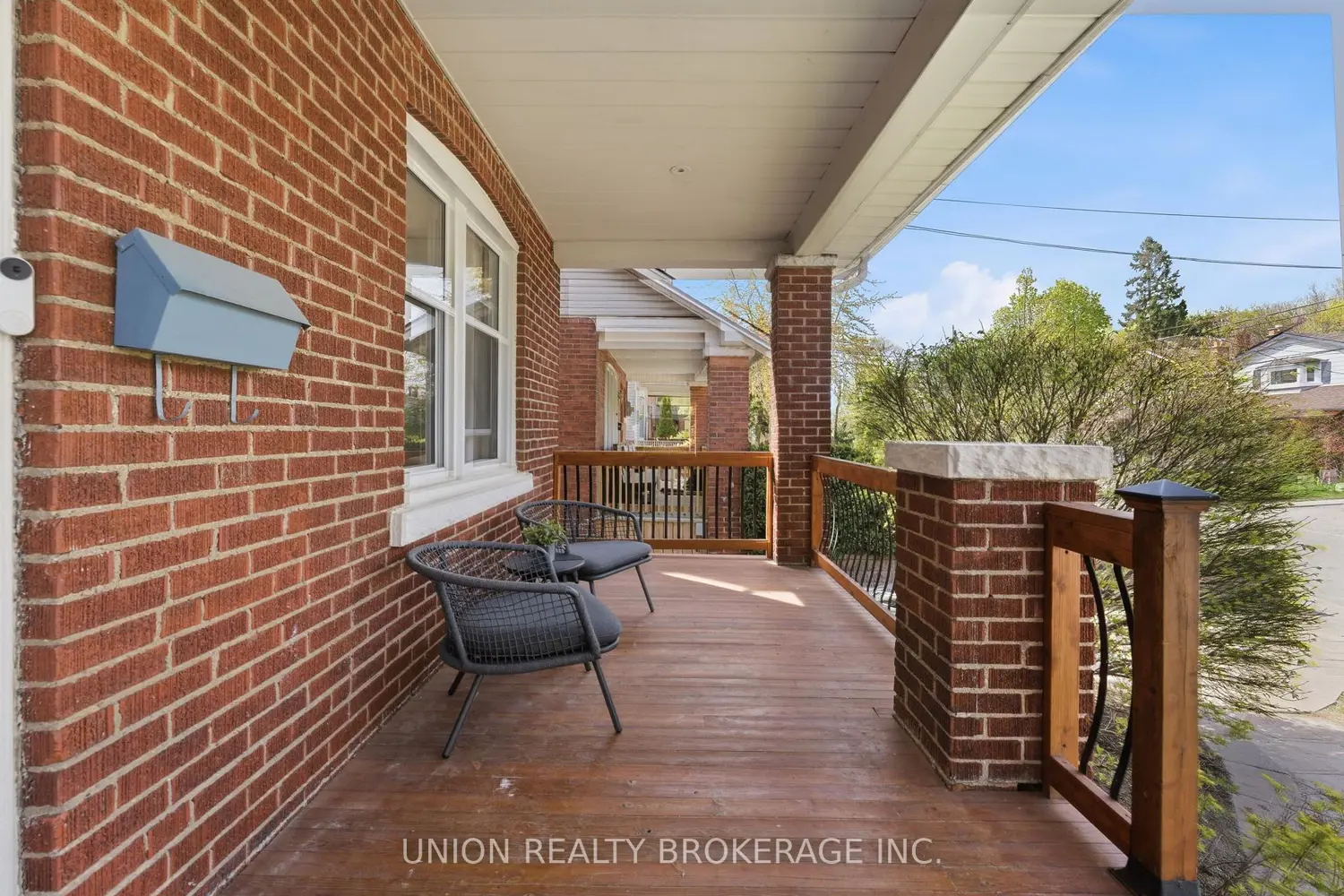 65 Harding Boulevard photo 2