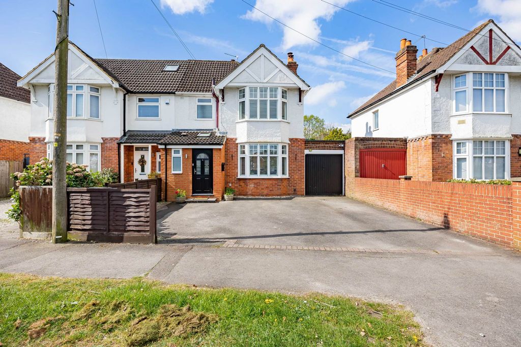 3 bed semi-detached house for saleSt Michaels Road, Tilehurst RG30