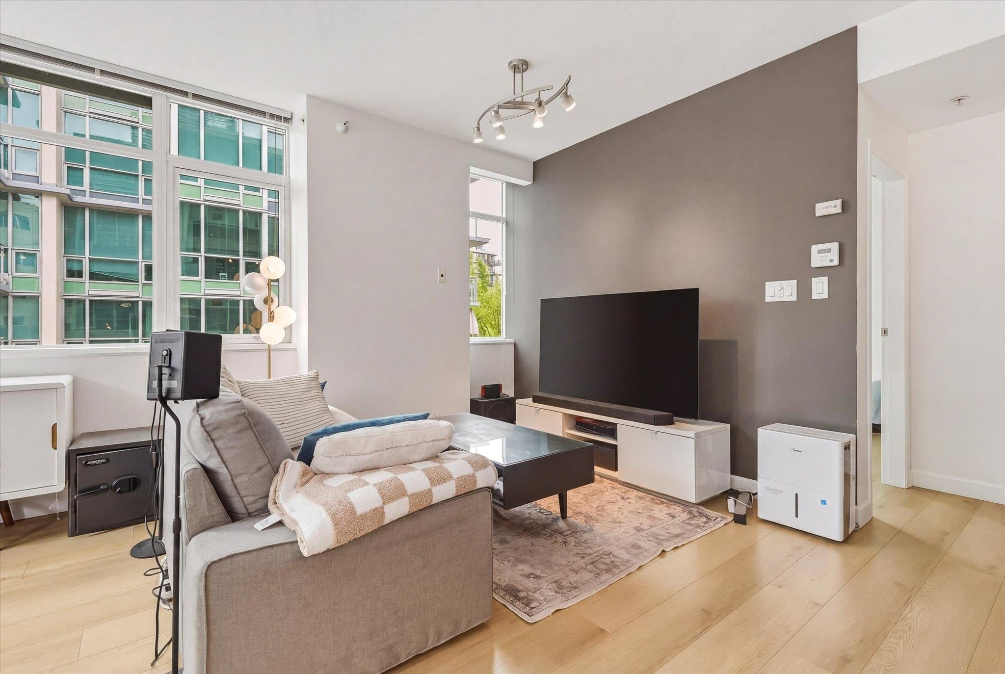 Additional image 3 of 303-100 Esplanade E, North Vancouver, BC, V7L 4V1