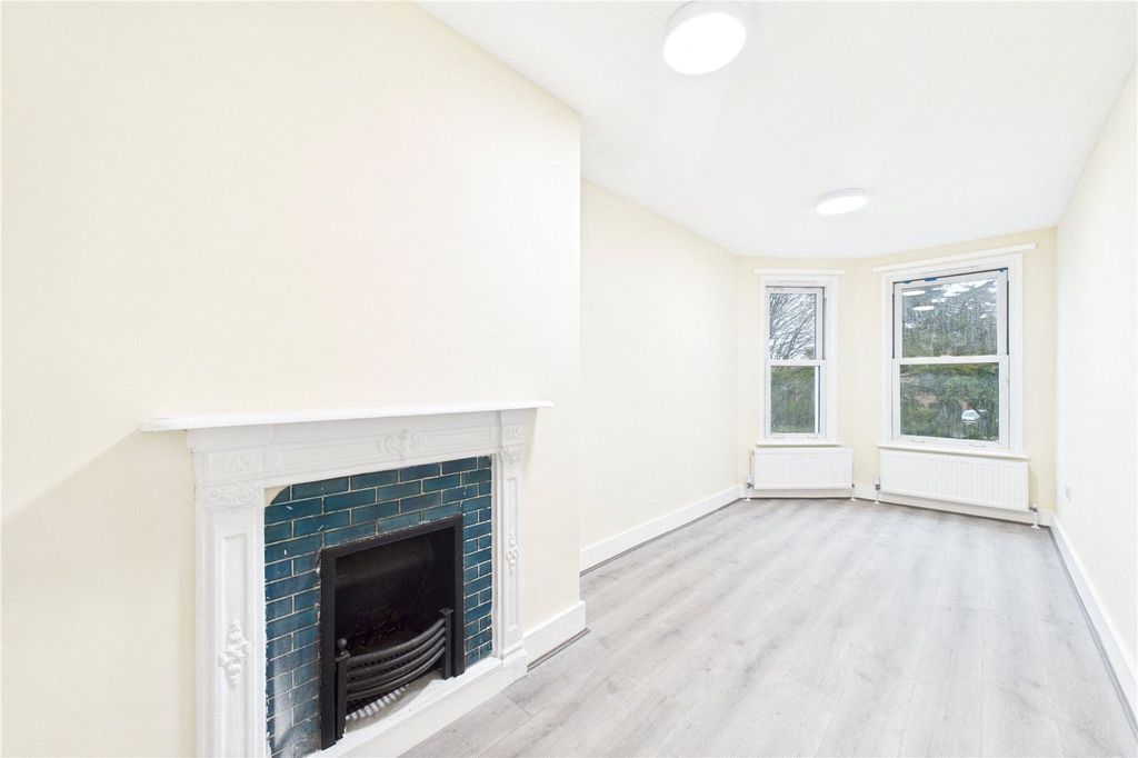 Additional image 8 of 2 bed flat to rentNewbury House, 237 Andover Road, Newbury, Berkshire RG14