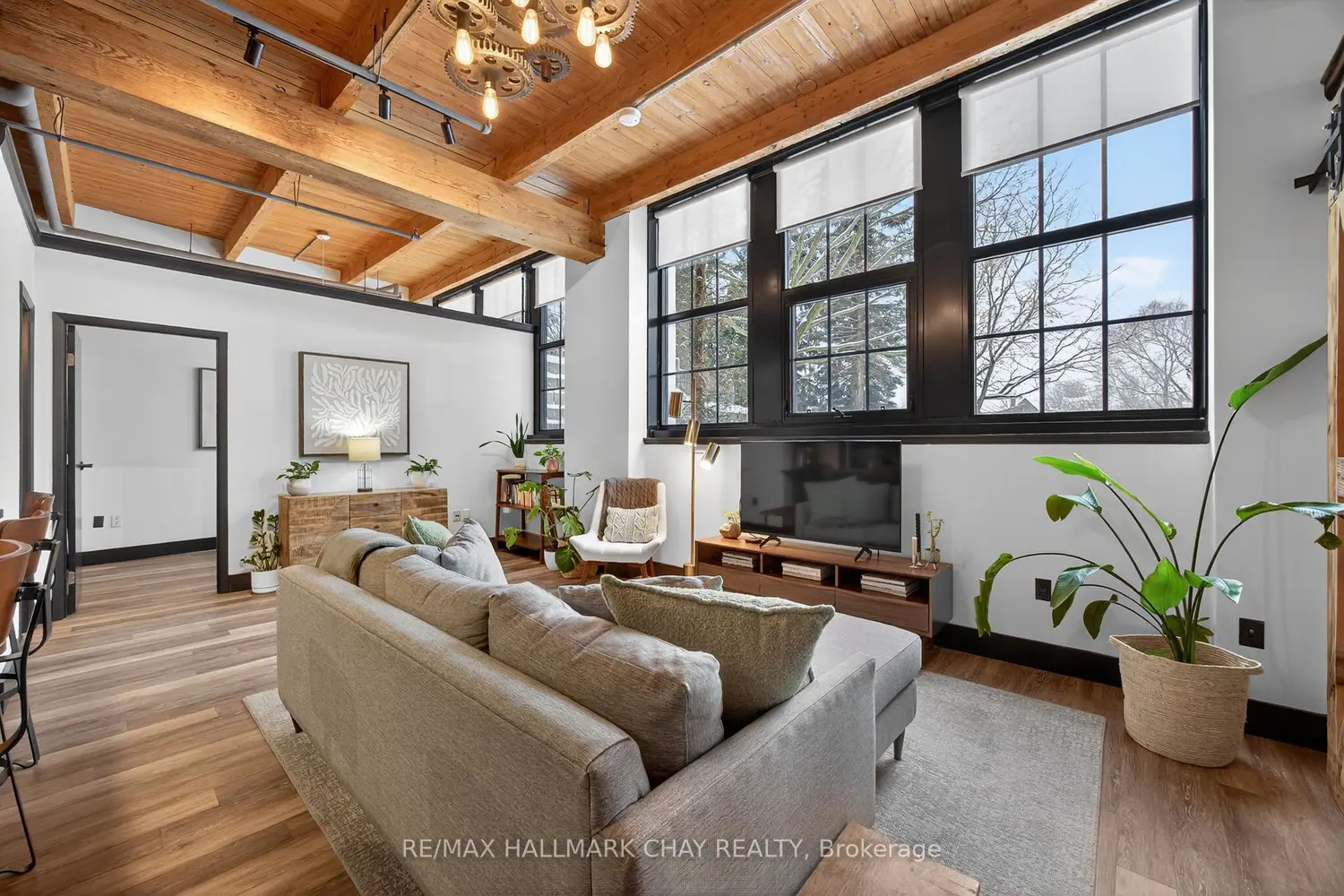 Additional image 4 of 543 Timothy Street 106