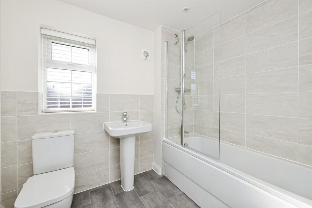 Additional image 9 of 3 bed property to rentLulworth Place, Peterborough PE7