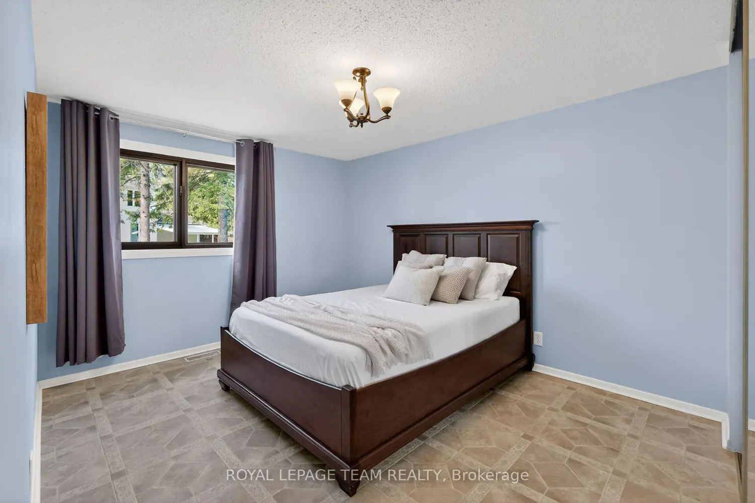 Additional image 7 of 21 Lindhurst Crescent