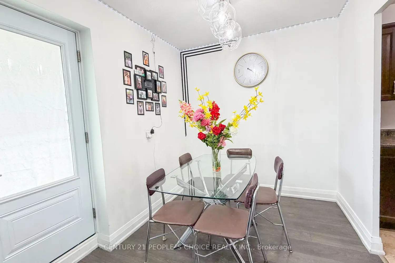 2485 Woking Crescent 201