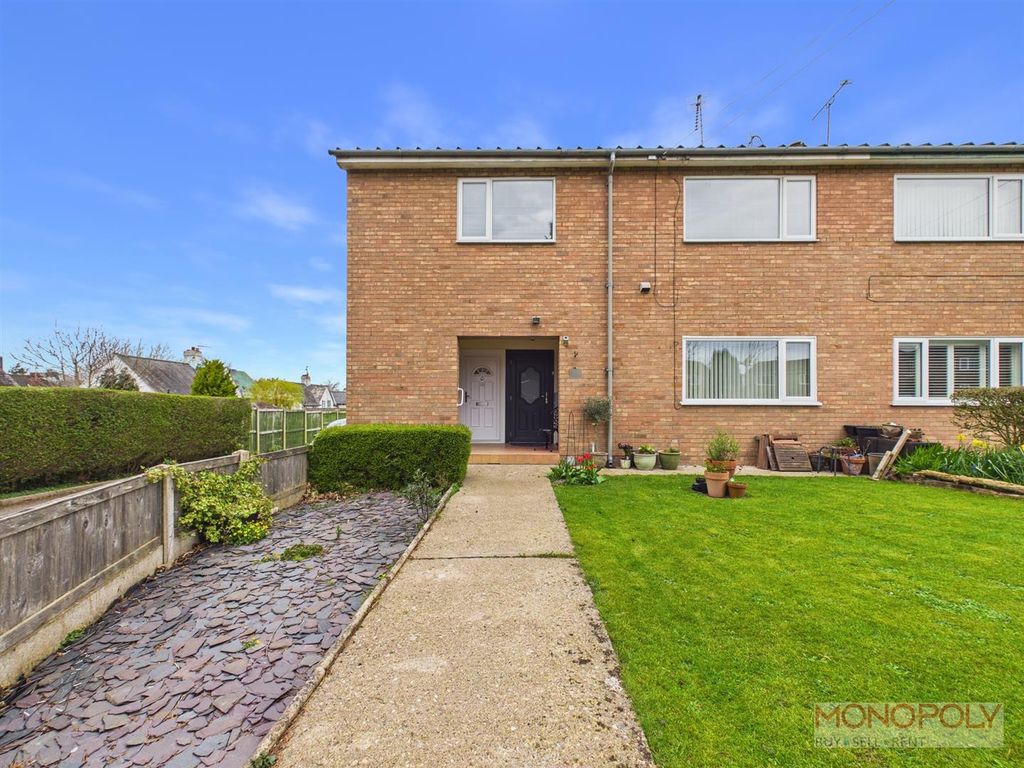 2 bed flat to rentStabler Crescent, Wrexham LL11