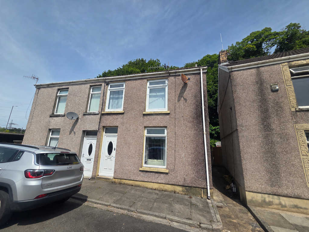 2 bed semi-detached house to rentTor-Y-Mynydd, Baglan SA12