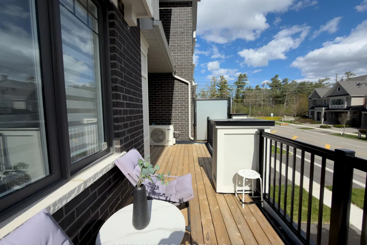 Additional image 20 of 22 Pierre Berton Boulevard