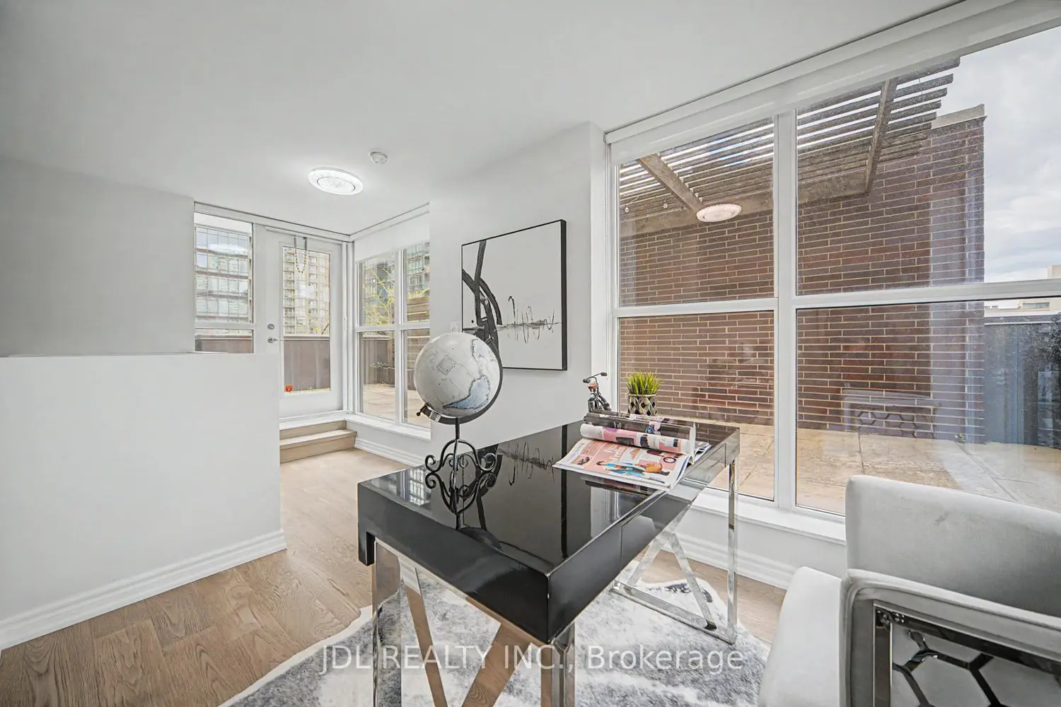 Additional image 16 of 31 Brunel Court Th8