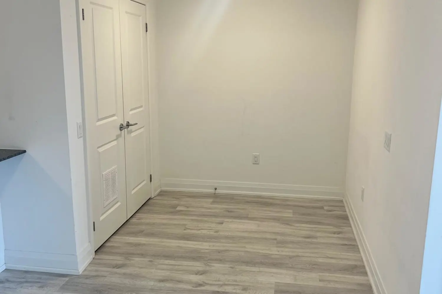 Additional image 10 of 9700 Ninth Line 208
