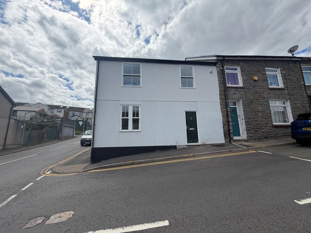 4 bed property to rentEleanor Street, Tonypandy CF40
