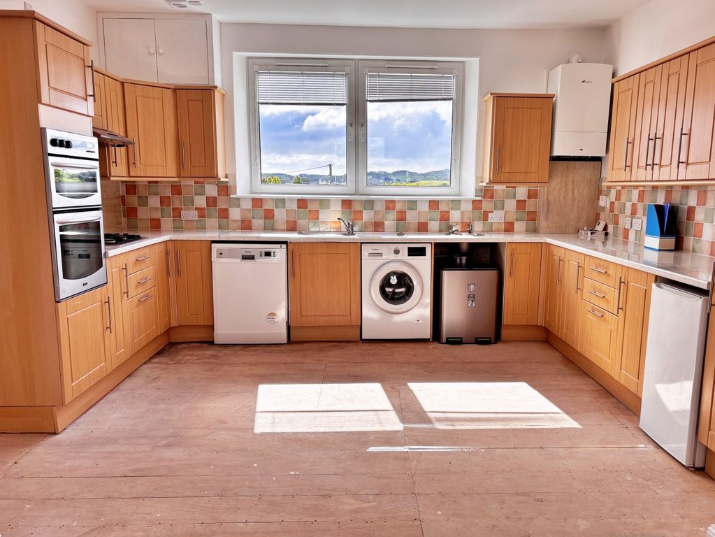 Additional image 2 of 4 bed flat for saleQueen Street, Castle Douglas DG7