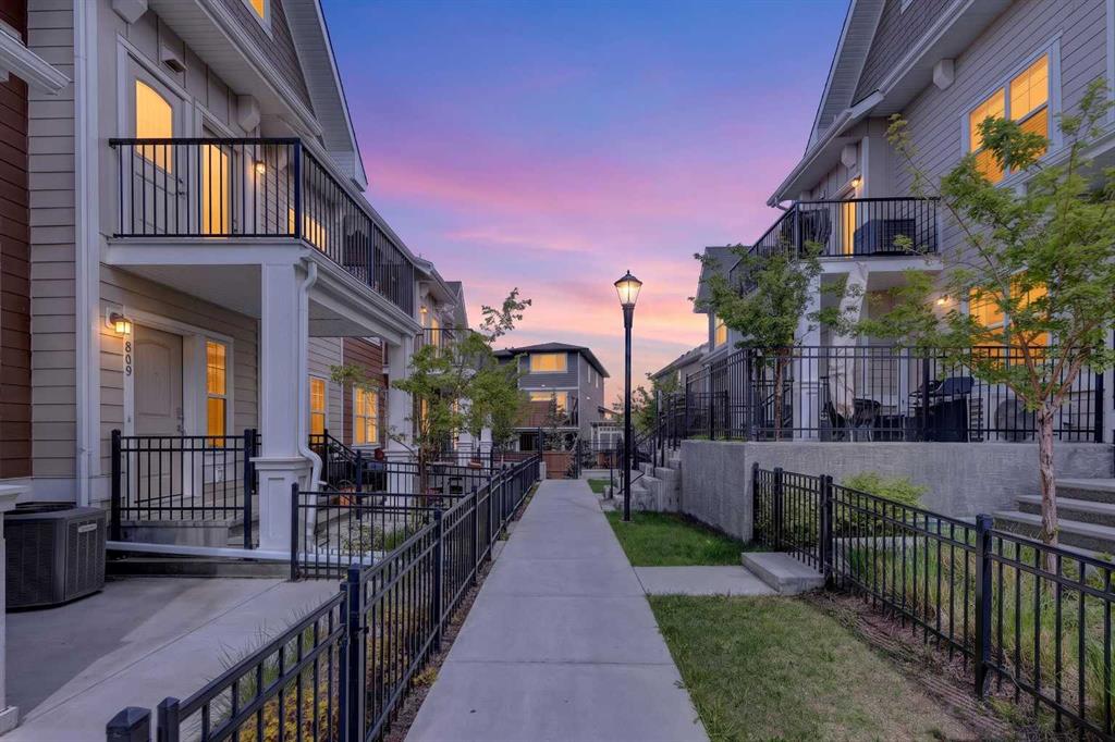 814 Cranbrook Walk SE, Calgary, AB, T3M 2V5
