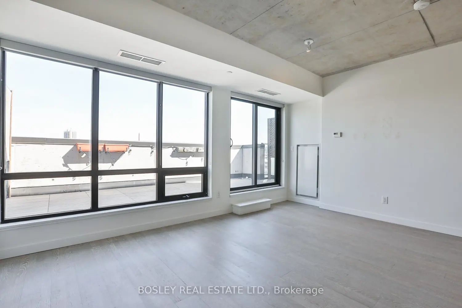 Additional image 9 of 246 Logan Avenue Ph 714