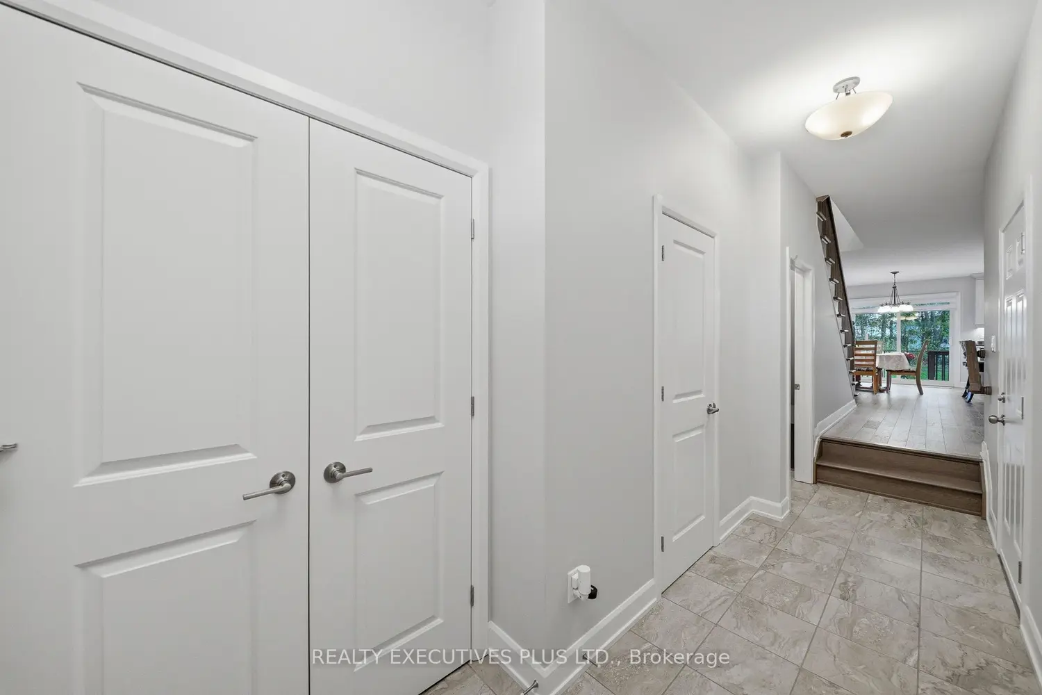 Additional image 3 of 405 Voyageur Place