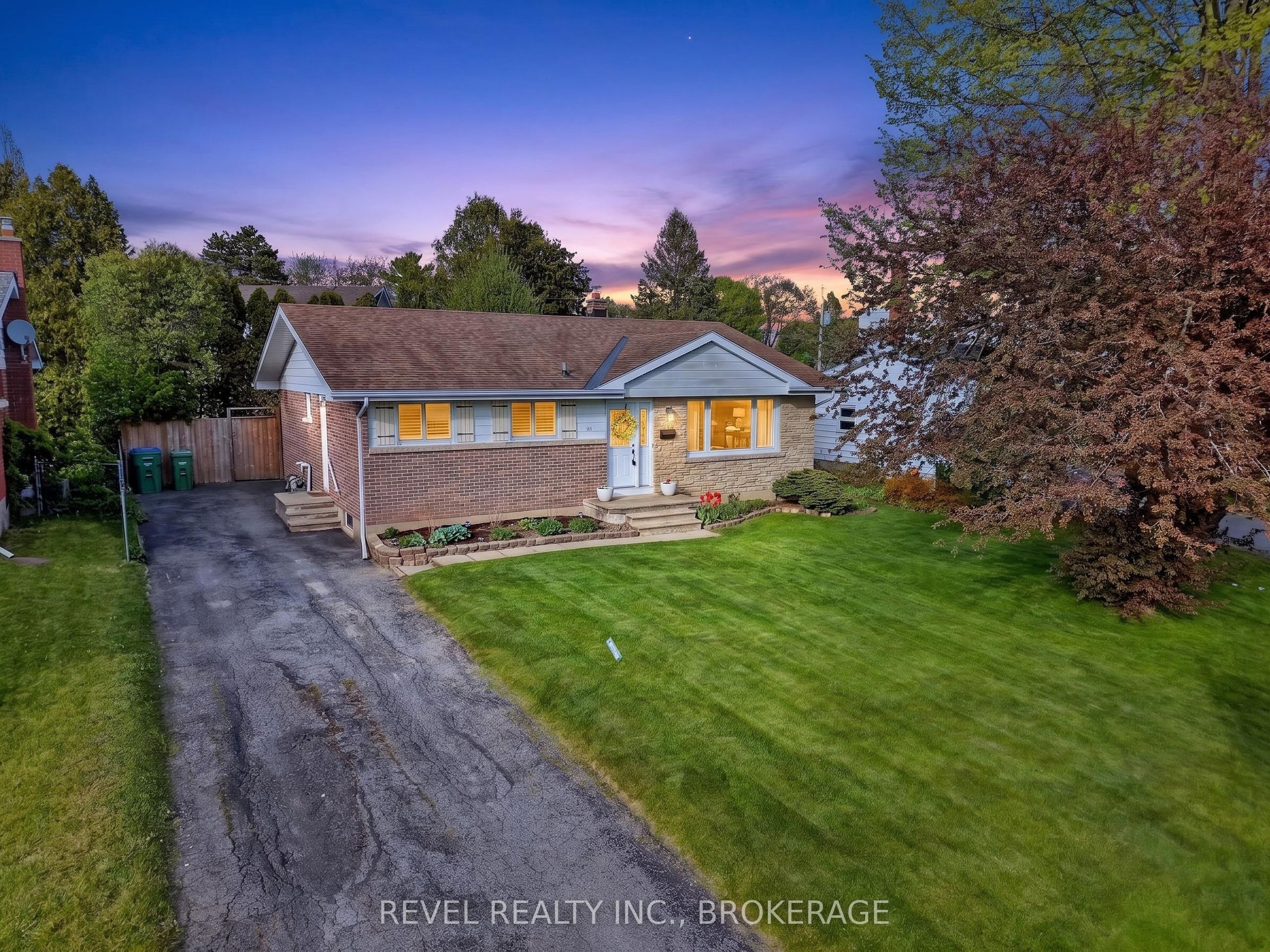 136 Braemar Road, Kingston, ON, K7M 4B8