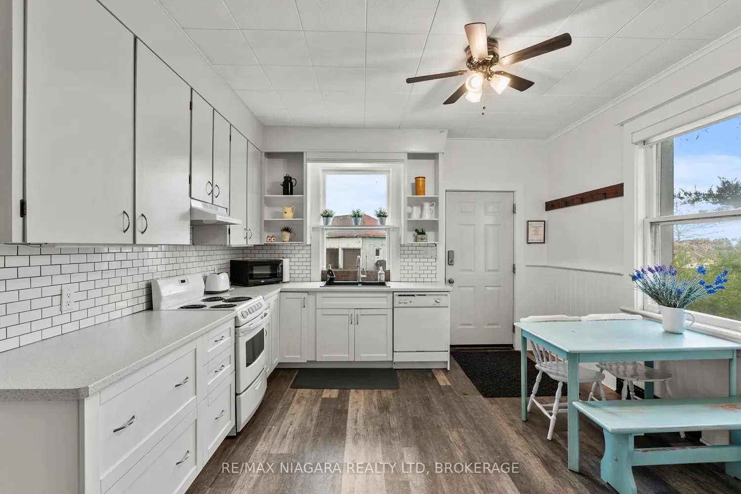 1068 Niagara Stone Road photo 4
