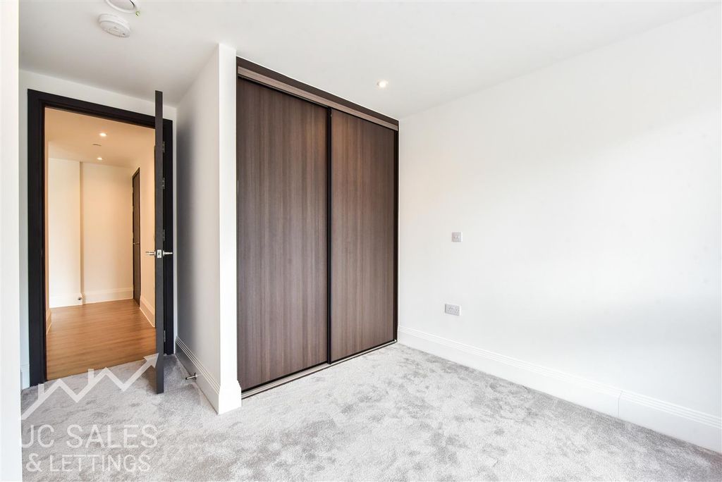 Additional image 11 of 2 bed flat to rentHallam Towers, Fulwood Road, Sheffield S10