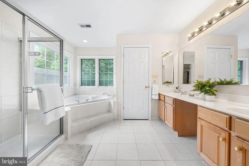 Additional image 42 of 135 Wootton Oaks Court, Rockville, MD 20852
