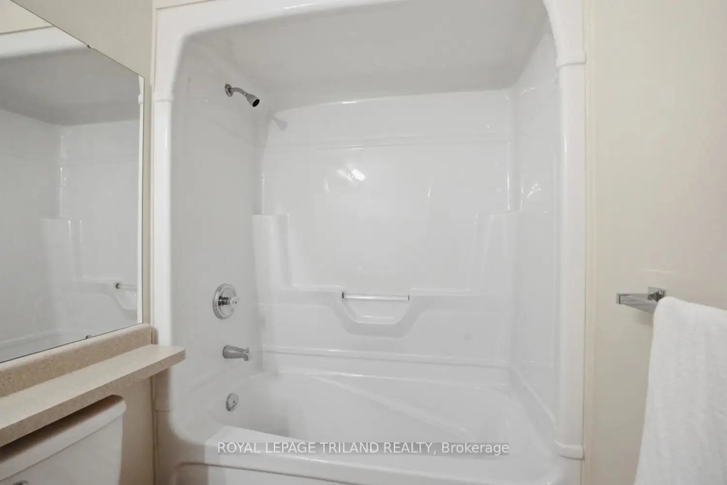 Additional image 10 of 18 Cadeau Terrace 43