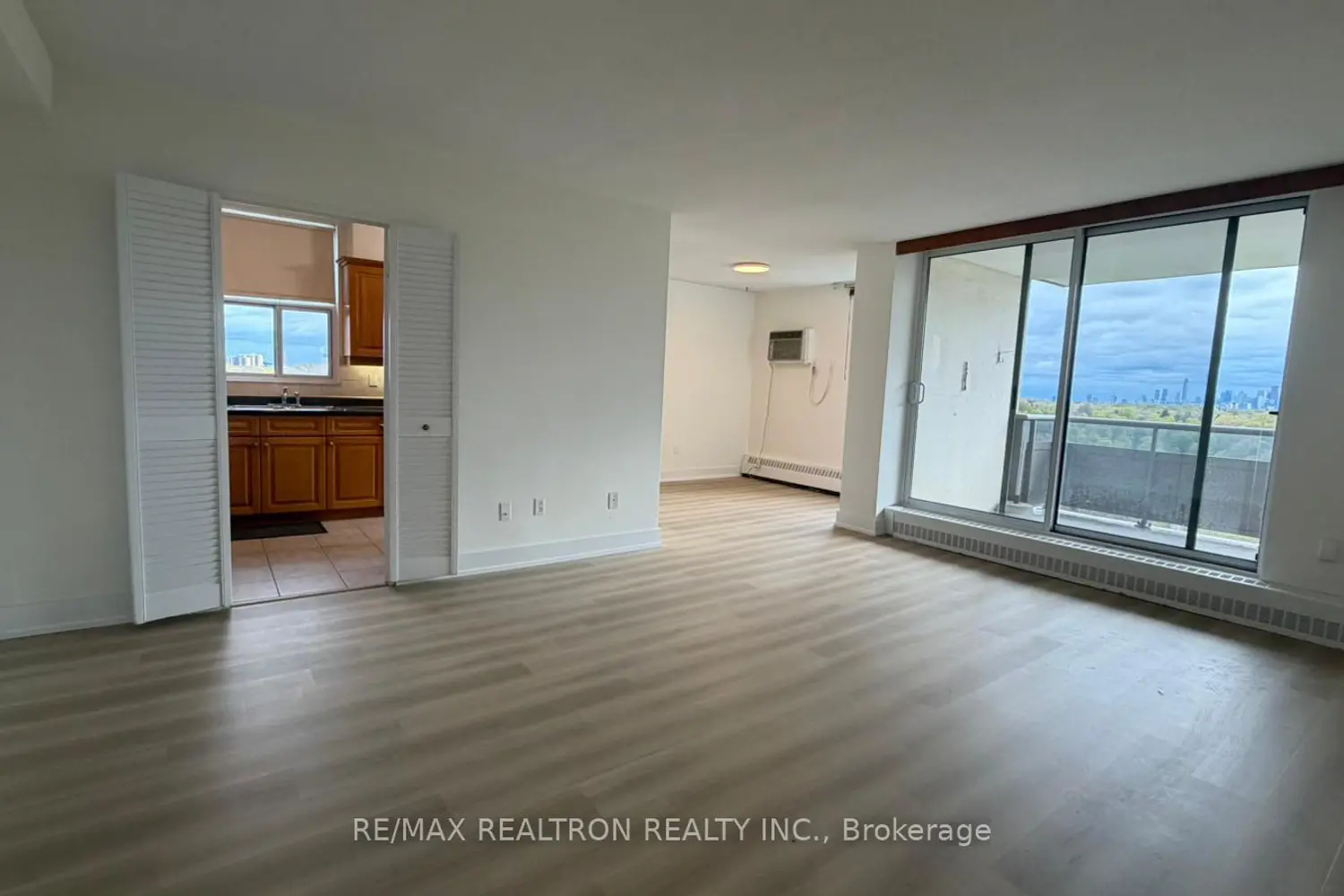 15 Vicora Linkway 903 photo 5