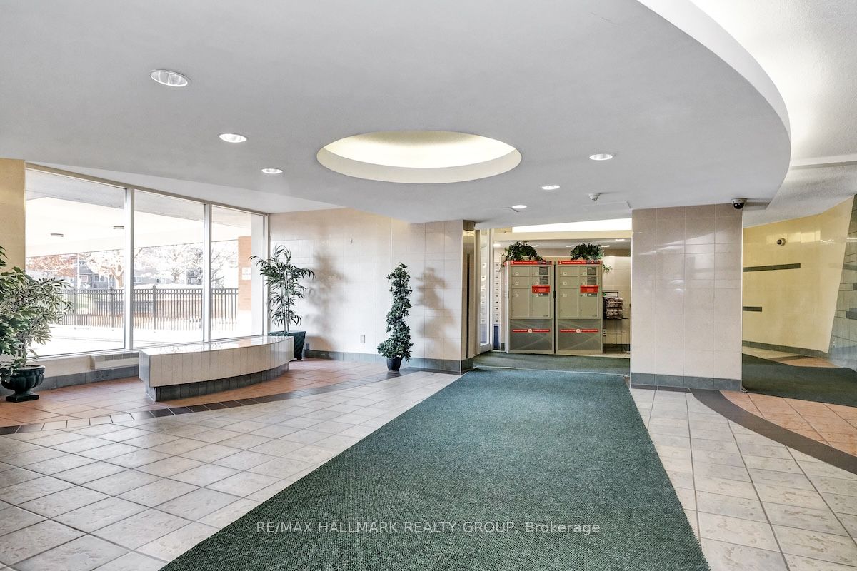 Additional image 5 of 414-2020 Jasmine Crescent, Ottawa, ON, K1J 8K5
