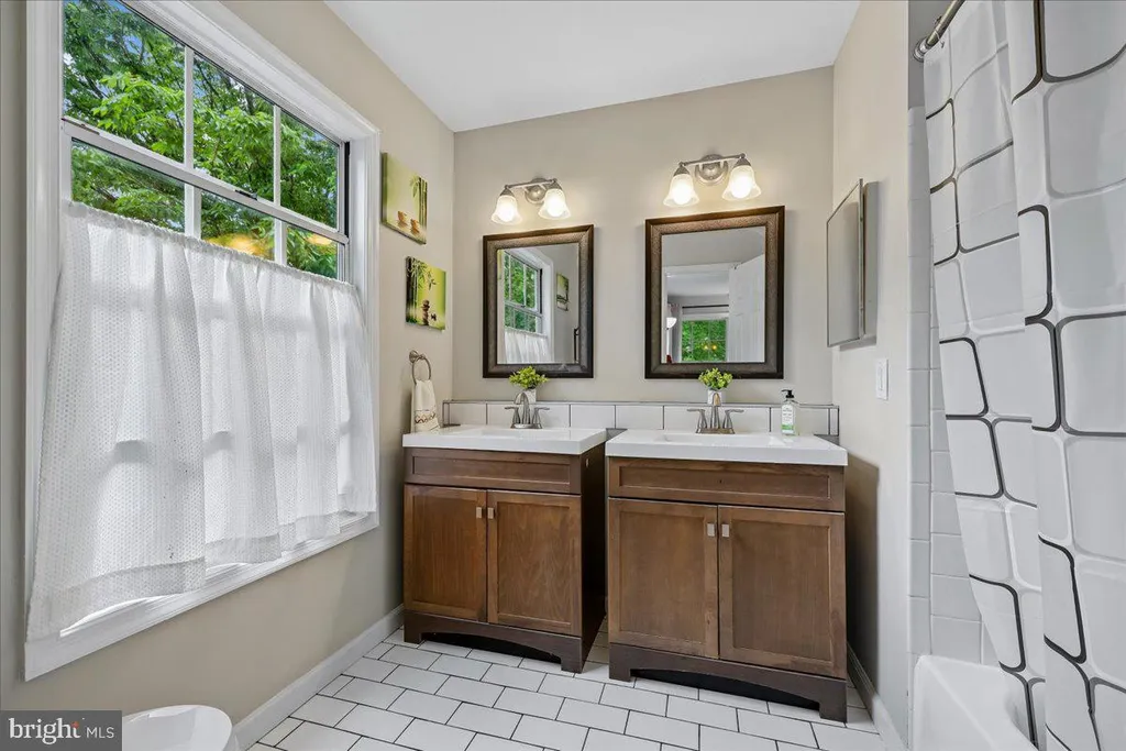 Additional image 40 of 32 Amarillo Court Unit 121, Germantown, MD 20874