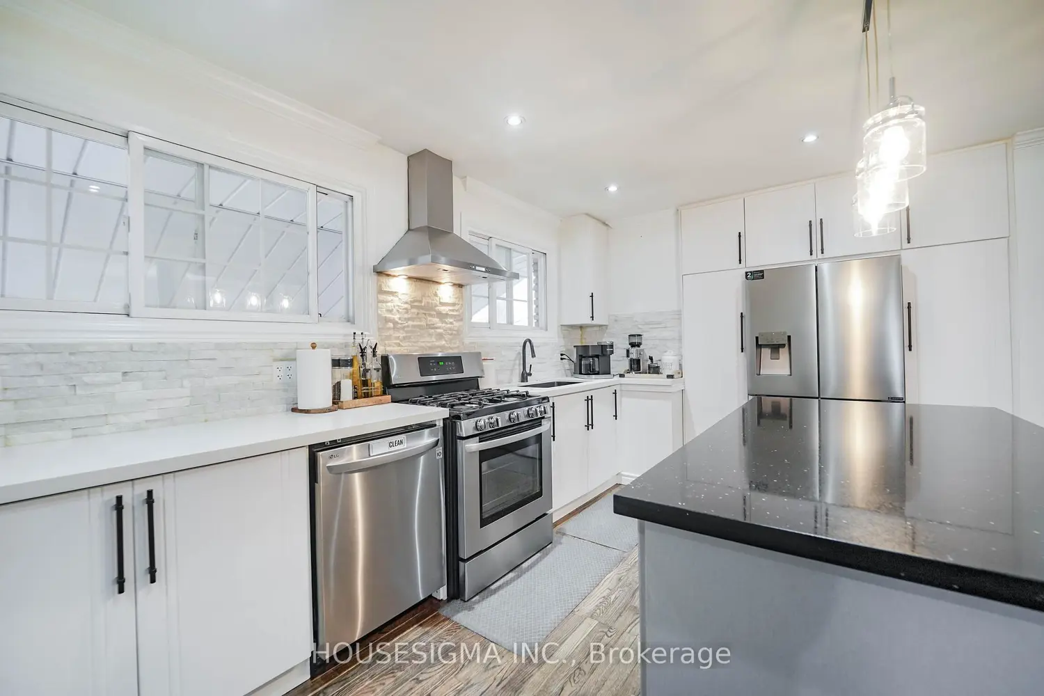 919 Central Park Boulevard photo 3