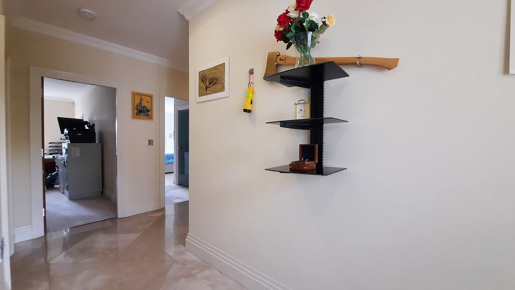 Additional image 2 of 2 bed flat for saleApt. 13 The Pavilions, Fairway Drive, Ramsey IM8