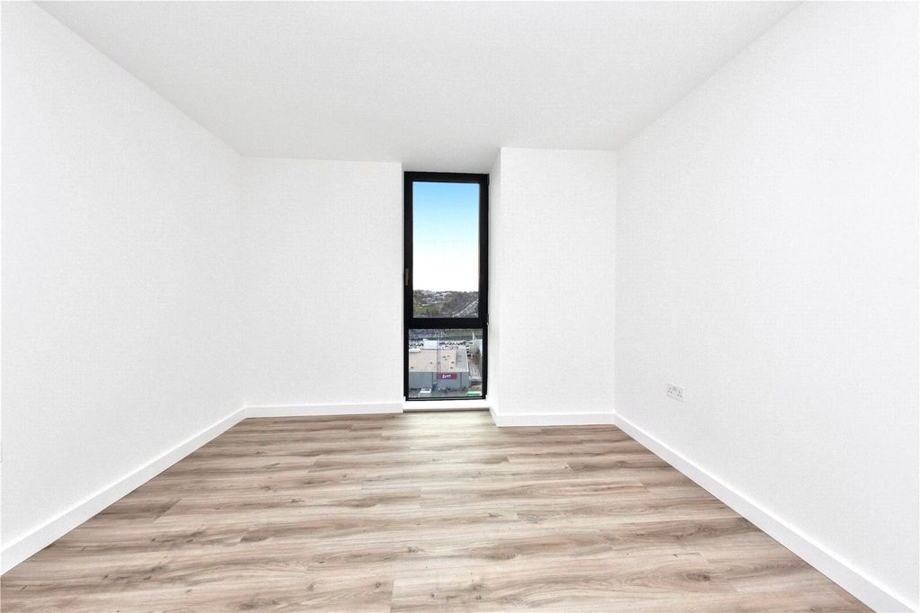 Additional image 5 of 2 bed flat to rentViva Court, Kimpton Road, Luton LU2