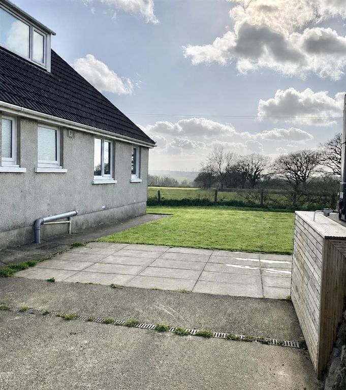 Additional image 2 of 4 bed bungalow to rentWhitehill, Cresselly, Kilgetty SA68