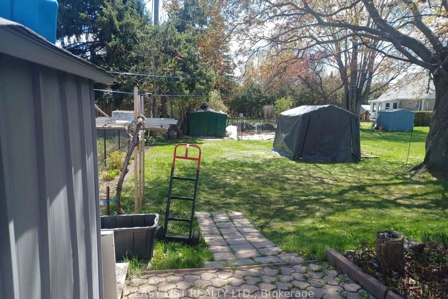 2218 Iris Street photo 3