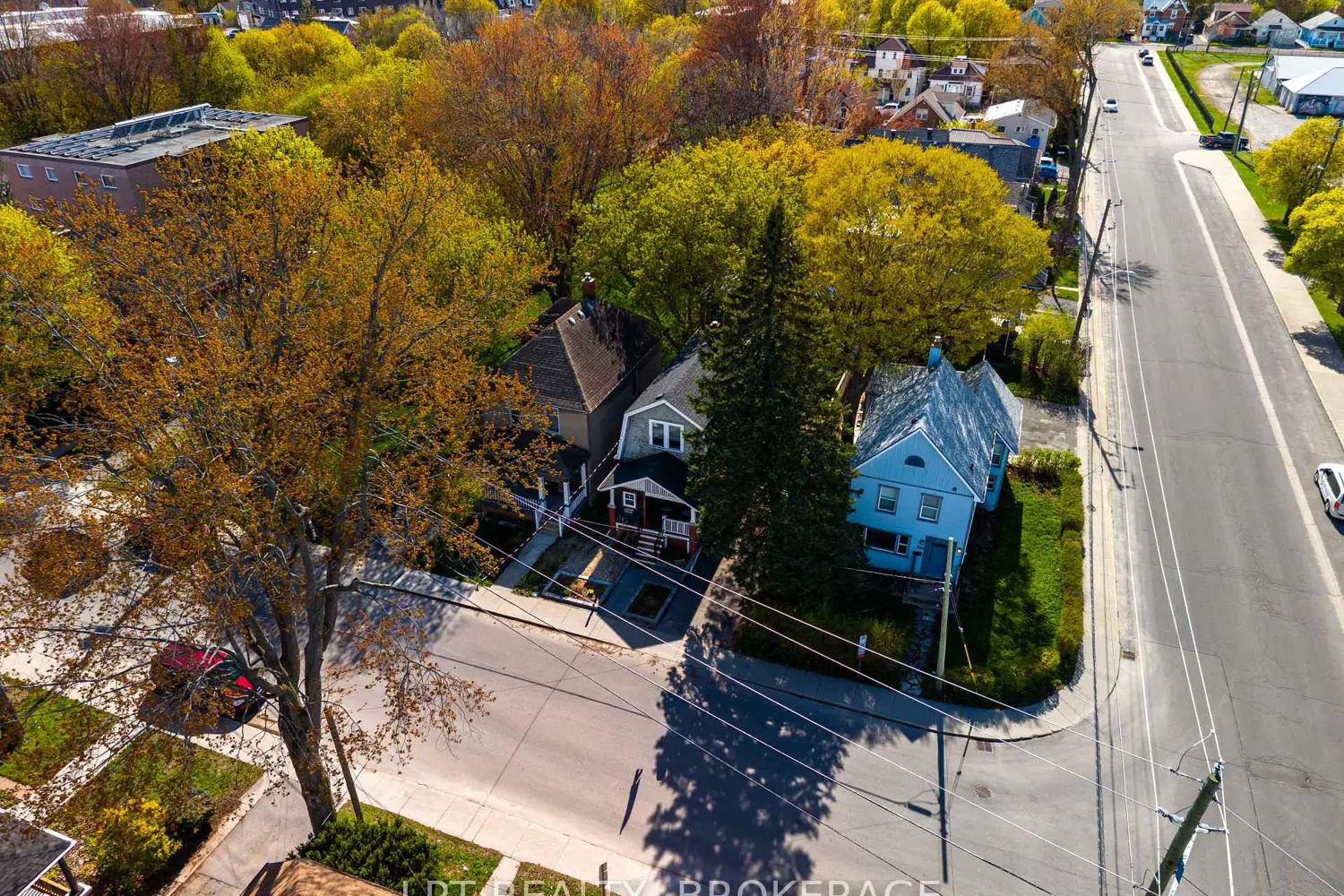 Additional image 10 of 570 Frontenac Street