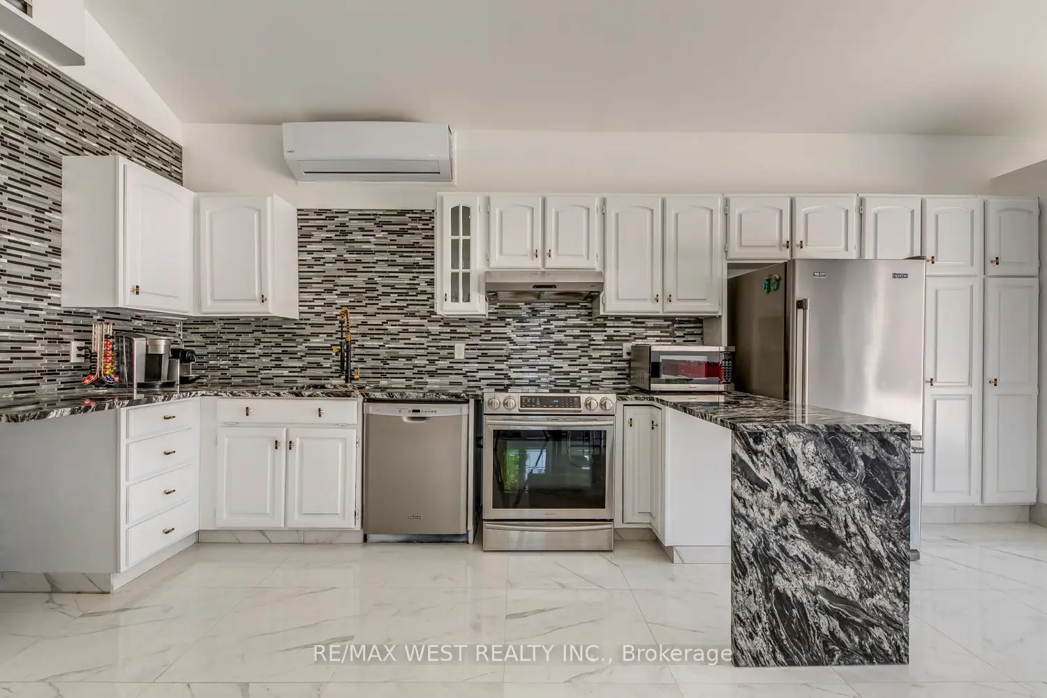Additional image 12 of 8077 Mount Carmel Boulevard