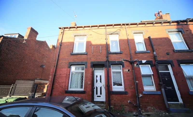 2 bed terraced house to rentHarold Road, Hyde Park, Leeds LS6