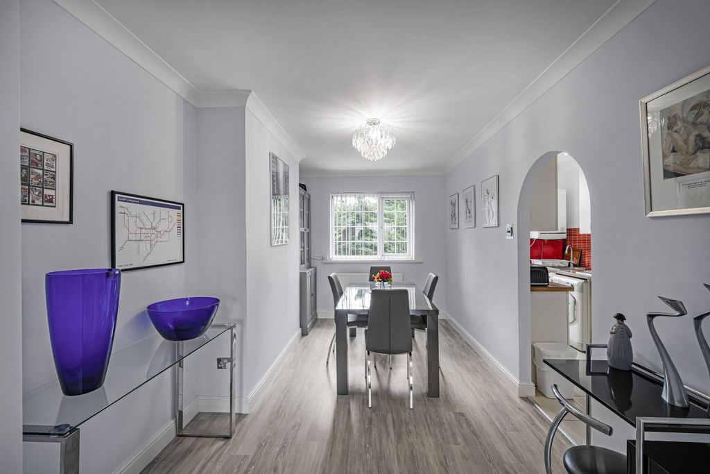Additional image 4 of 2 bed flat for saleParkfields Road, Bridgend CF31