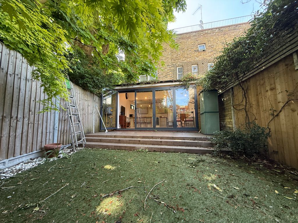 Additional image 19 of 2 bed flat for saleUxbridge Road, Shepherds Bush, London W12