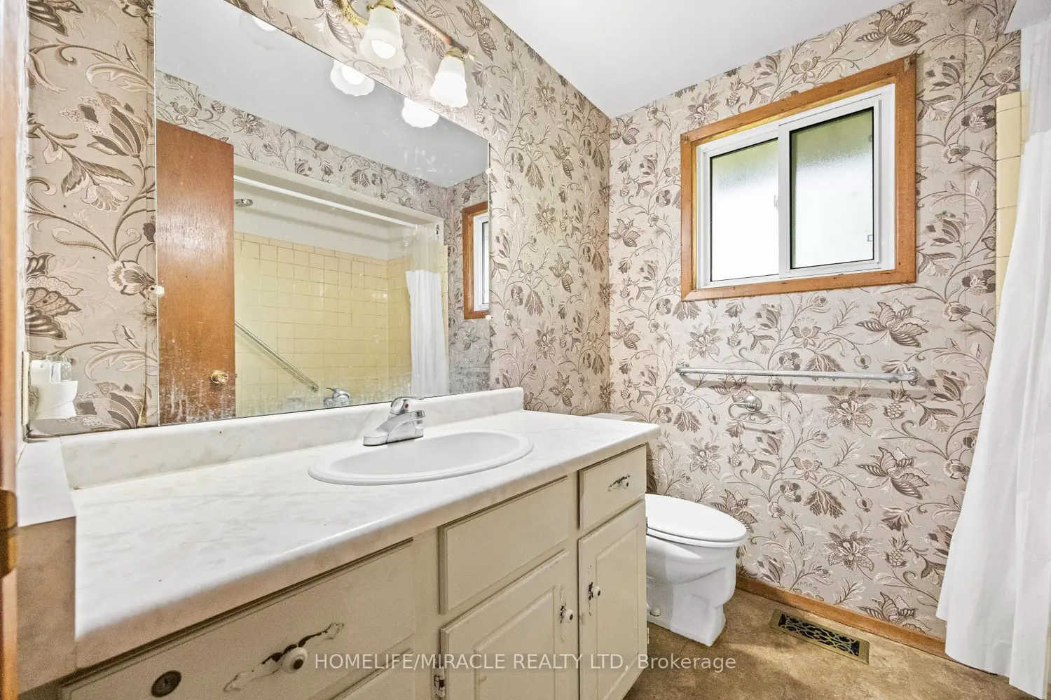 Additional image 17 of 1250 Jalna Boulevard 8