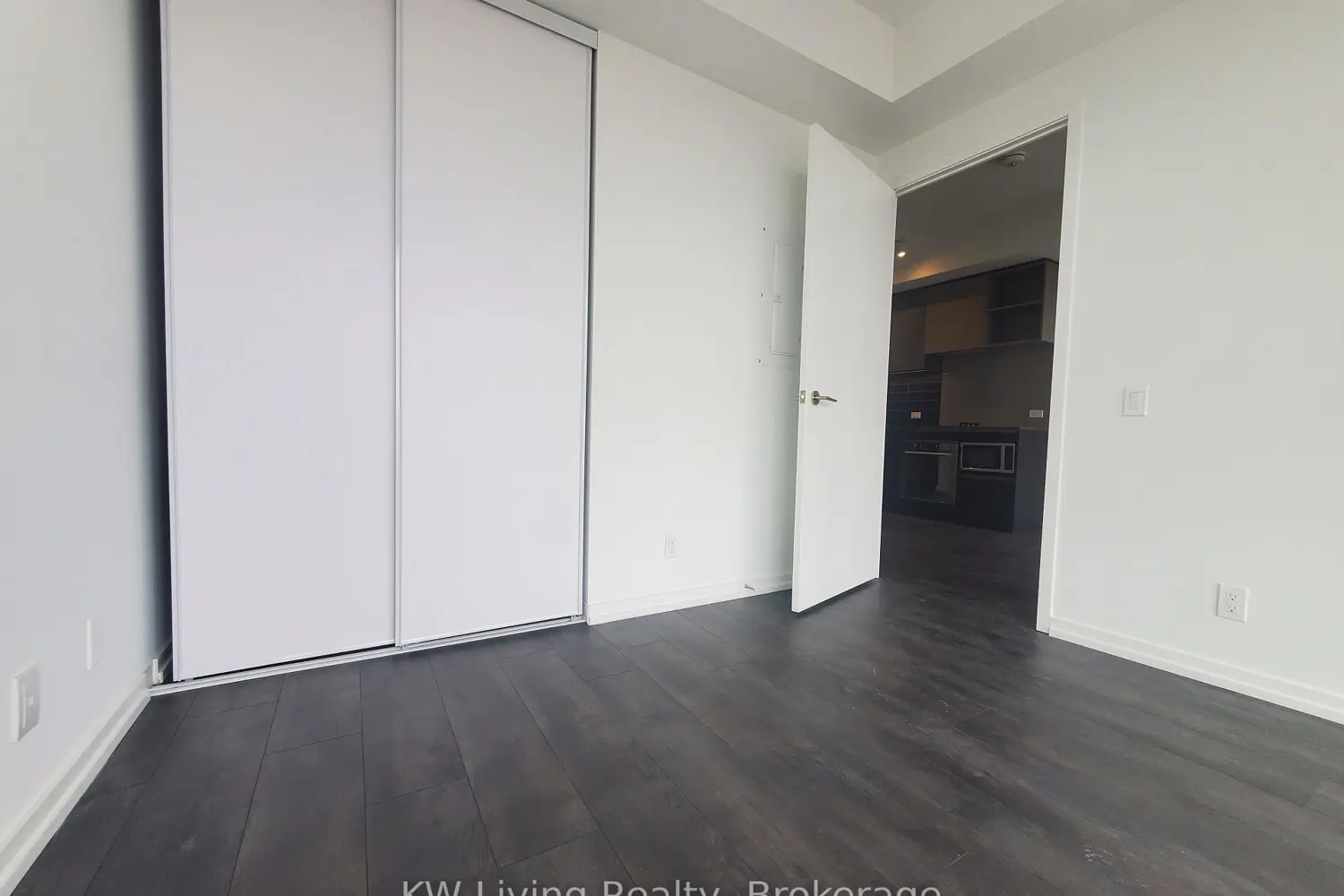 Additional image 6 of 1000 Portage Parkway 1801