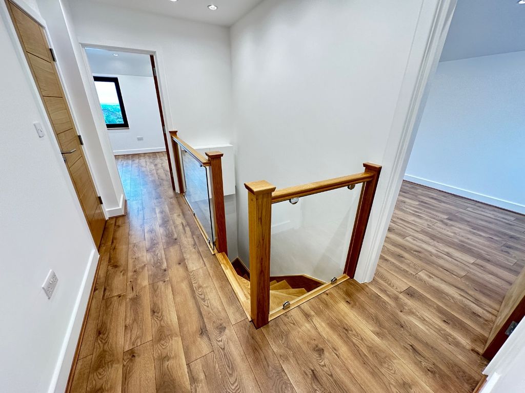 Additional image 18 of 5 bed detached house to rentFelstead Way, Luton, Bedfordshire LU2