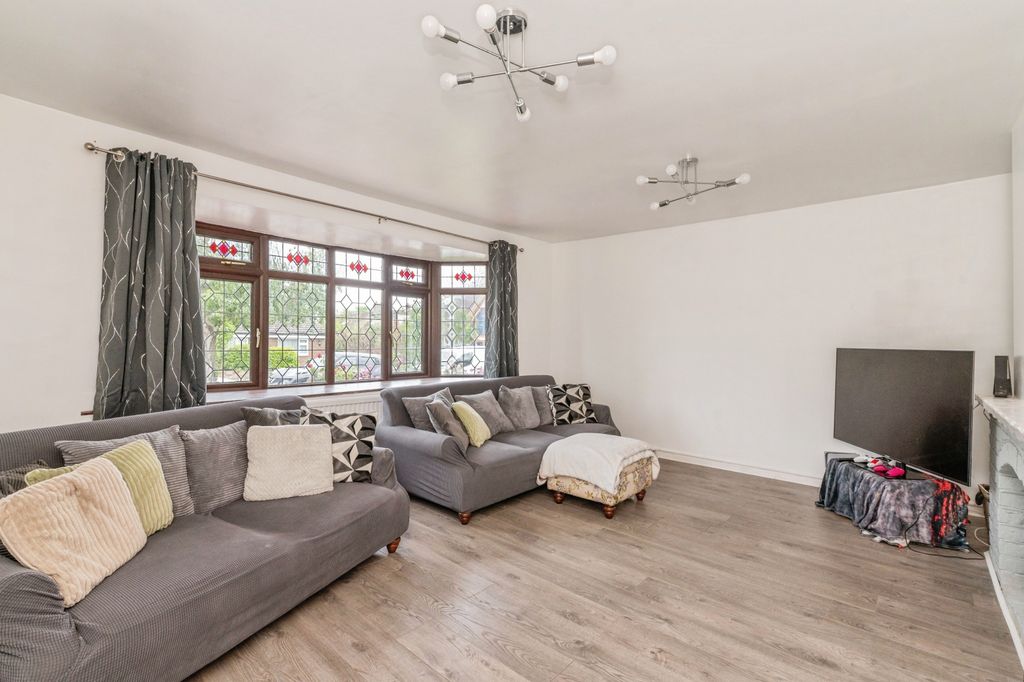 Additional image 6 of 4 bed semi-detached house for saleSandown Road, Wickford SS11