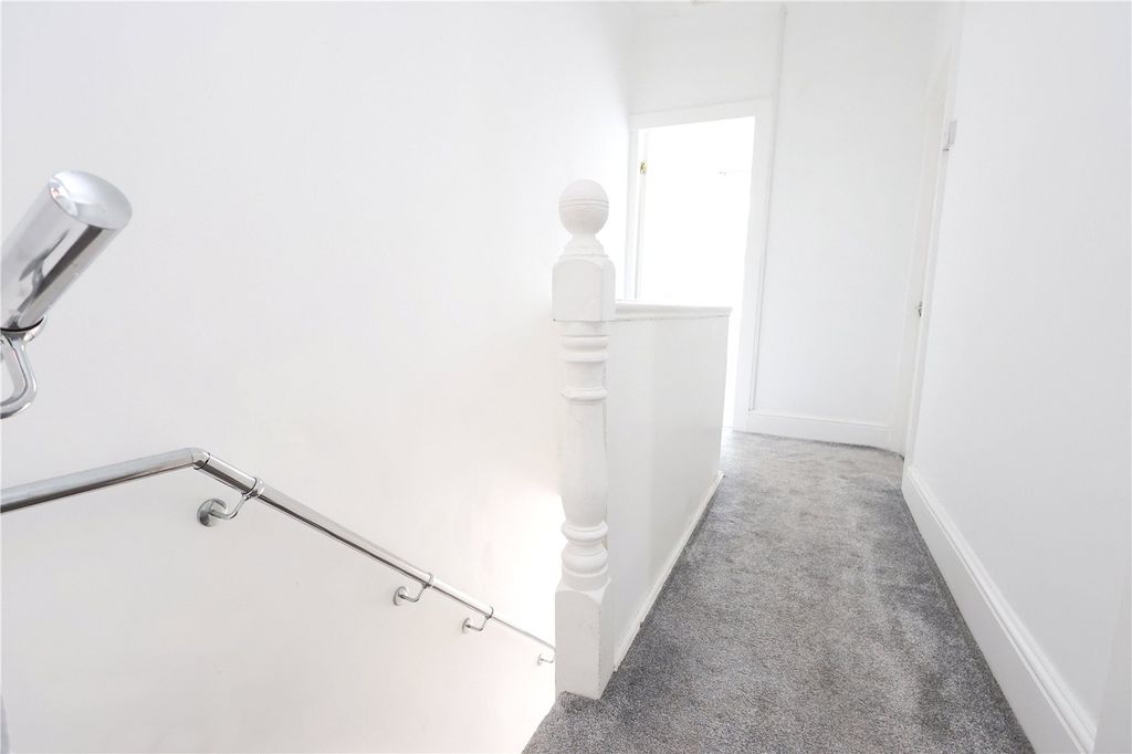 Additional image 14 of 3 bed flat to rentHigh Street, Tonypandy CF40